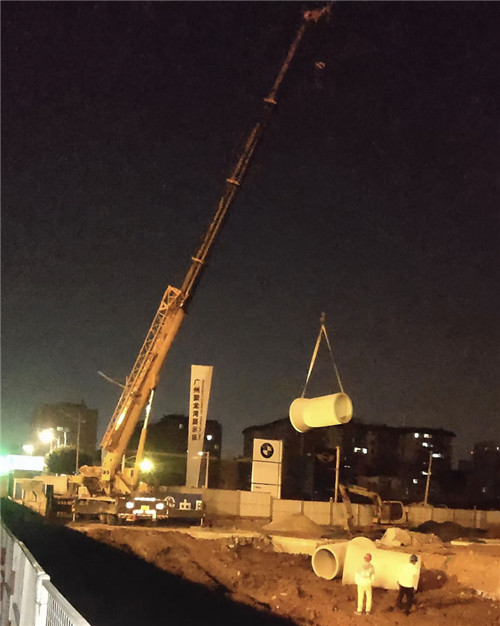 界首市“弯臂矫正”—— 吊车的 “形变补偿” 技术